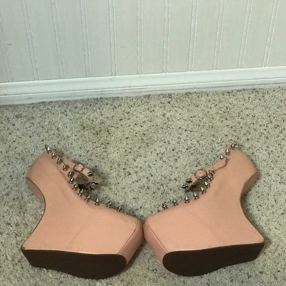 Sold - Picture 5 of 6